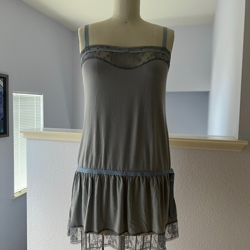Victoria’s Secret Y2K nightie with lace and grosgrain ribbon detailing, Size L